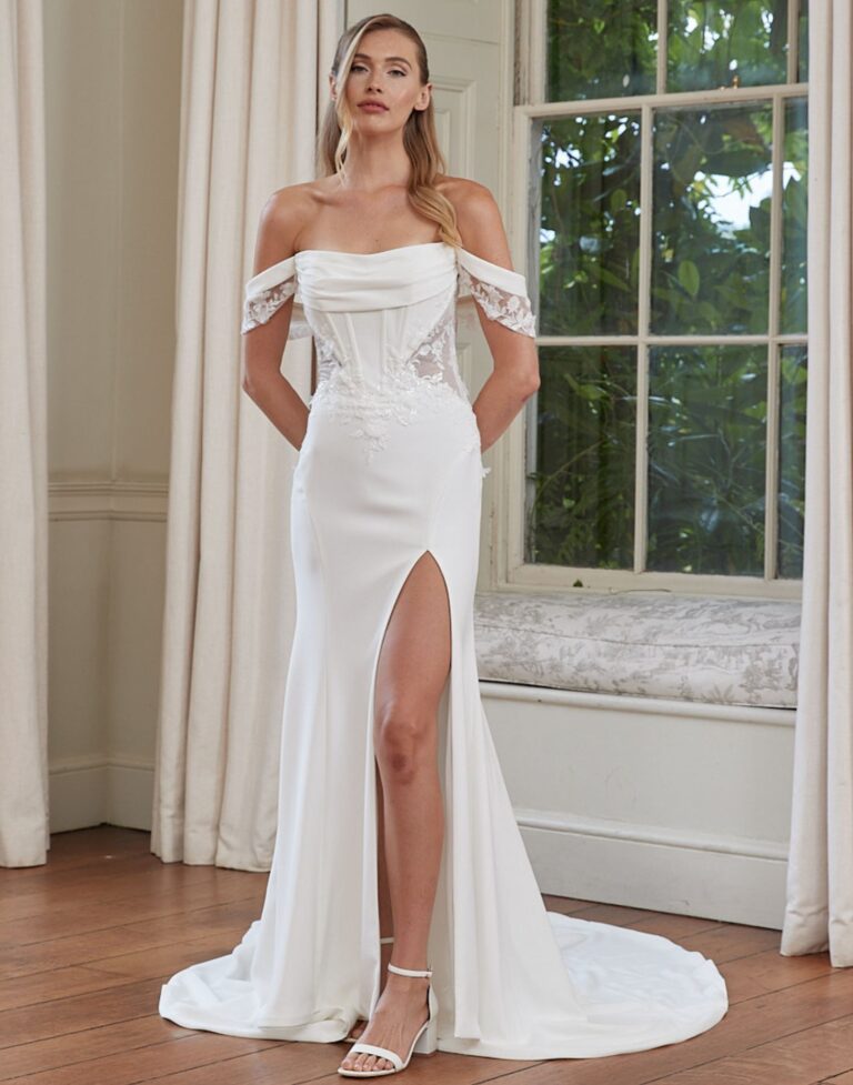 Romantica - Sexy wedding dress - Front view