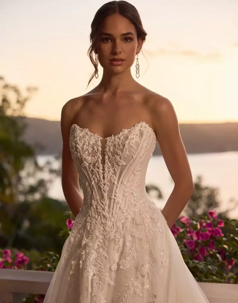 Y3237 – Neeve Sophia Tolli