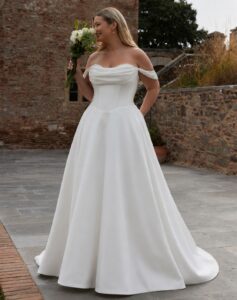 Joslyn - Romantica wedding dress - Plus size