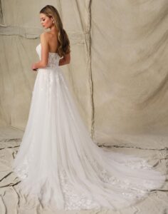 E423 - Enchanting wedding dress - Back View