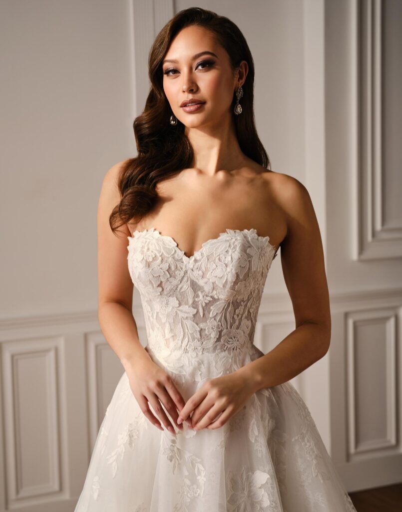 U2306-Unlisted-wedding-dress-close-up-view U2306 - Enchanting Wedding Dress - Close up View